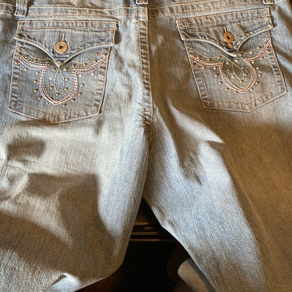 Denim capri jeans - Picture 1 of 2